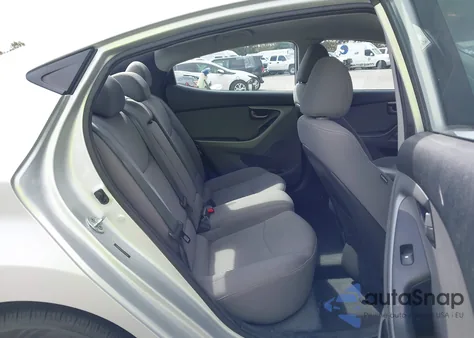 2016 Hyundai Elantra Se z USA, uszkodzony, nr VIN 5NPDH4AE3GH715508